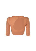 A detail shot of the ISSEY MIYAKE A SHOPPERS BODY prêt à porter.