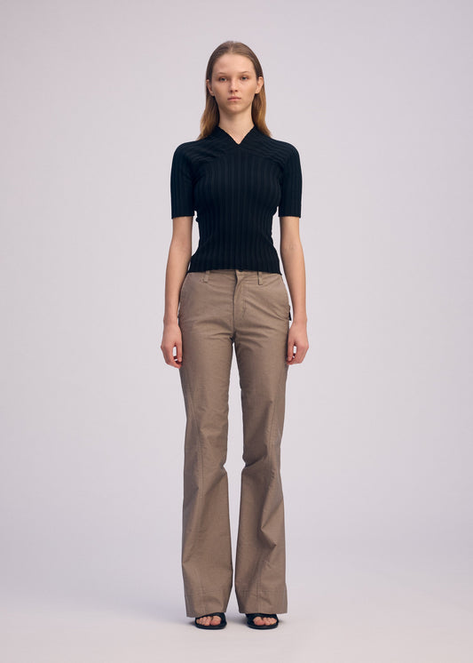 A model wears the ISSEY MIYAKE ELEPHANT KNIT prêt à porter.