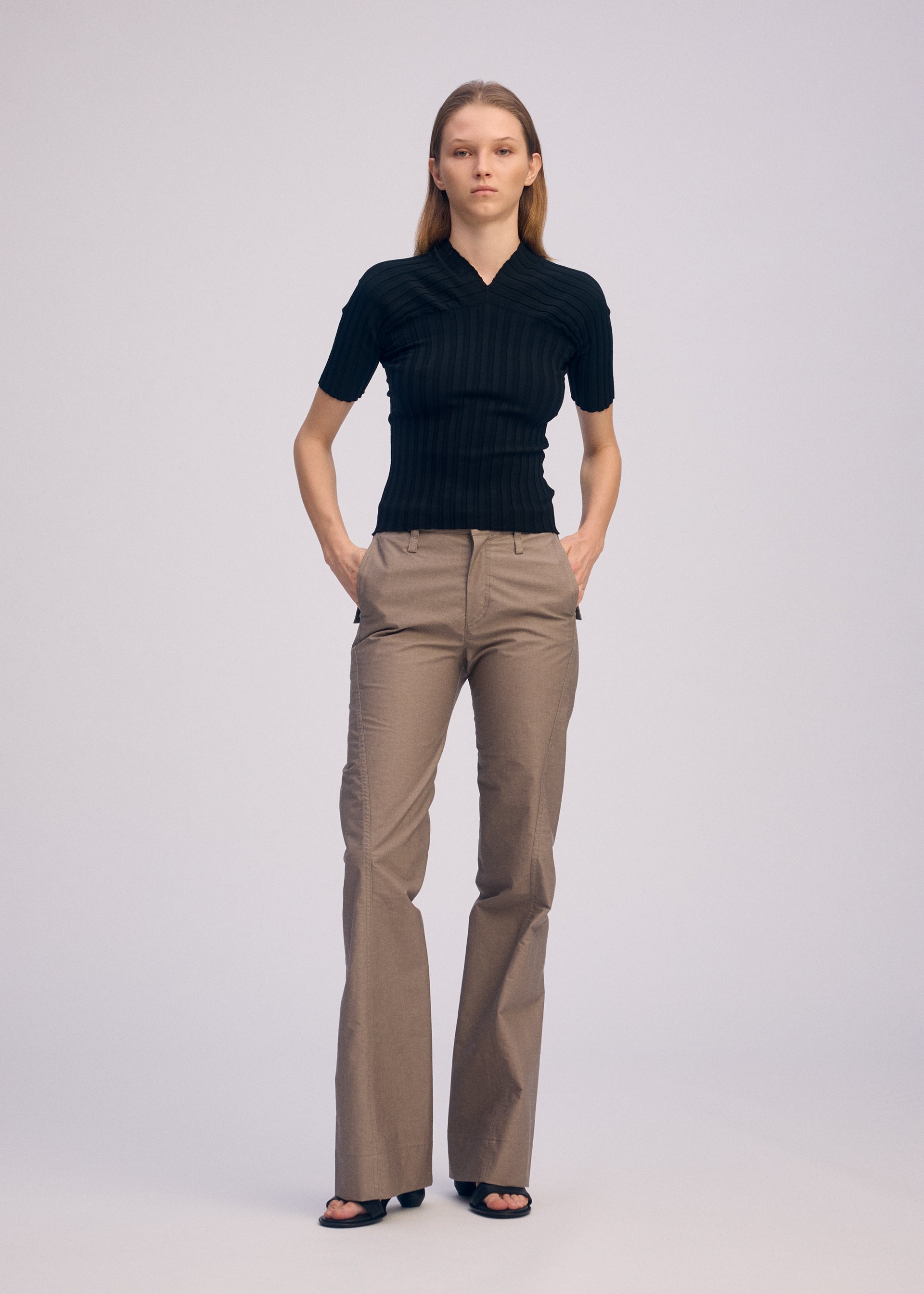 A model wears the ISSEY MIYAKE ELEPHANT KNIT prêt à porter.