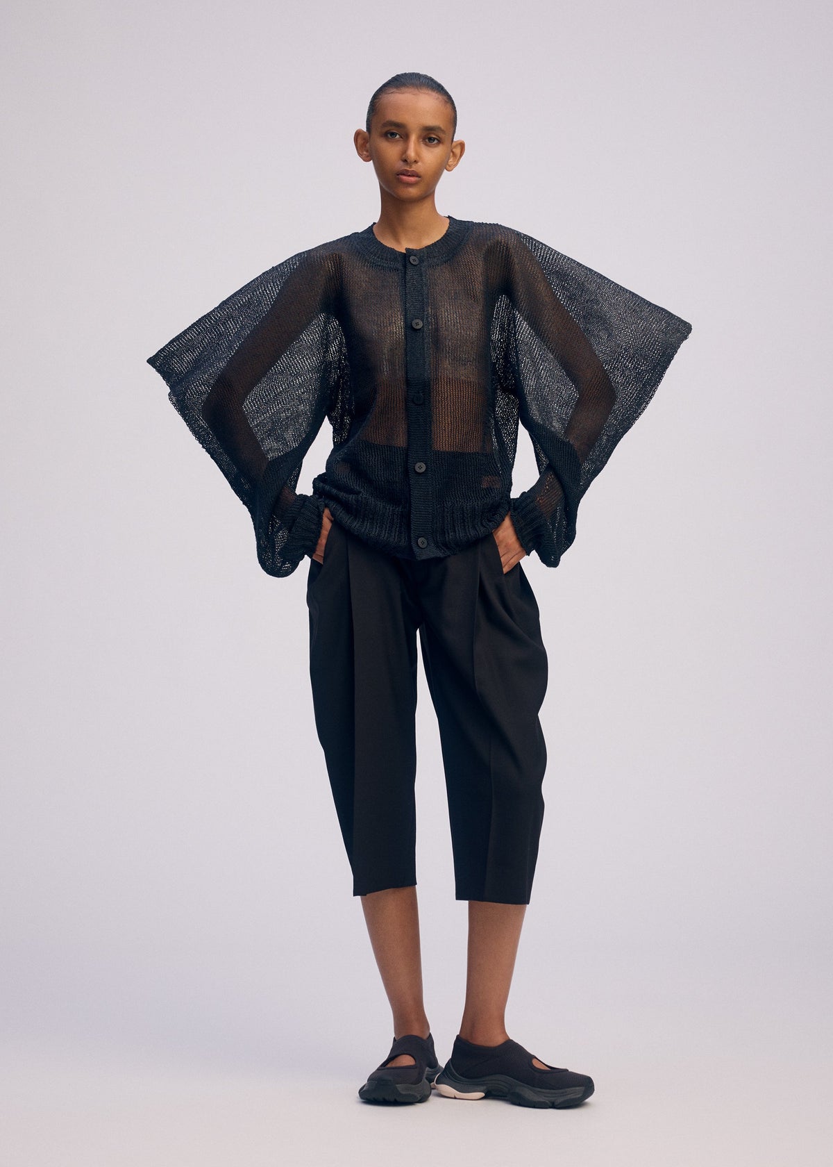 A model wears the Issey Miyake CIALDA prêt à porter.