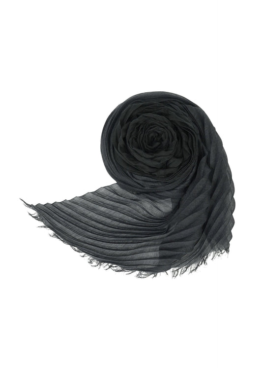 A product shot of the ISSEY MIYAKE GRADATION RAMIE PLEATS STOLE stole in black-hued.