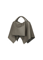 A product shot of the ISSEY MIYAKE SQUARE BAG(LEATHER) bag in gray.