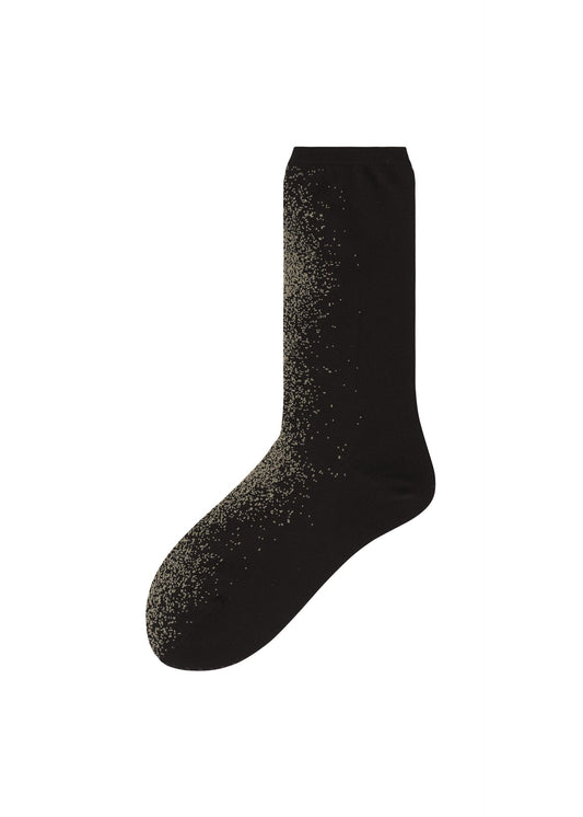 A product shot of the ISSEY MIYAKE HANDS OF LOVER SOCKS socks in black-hued.