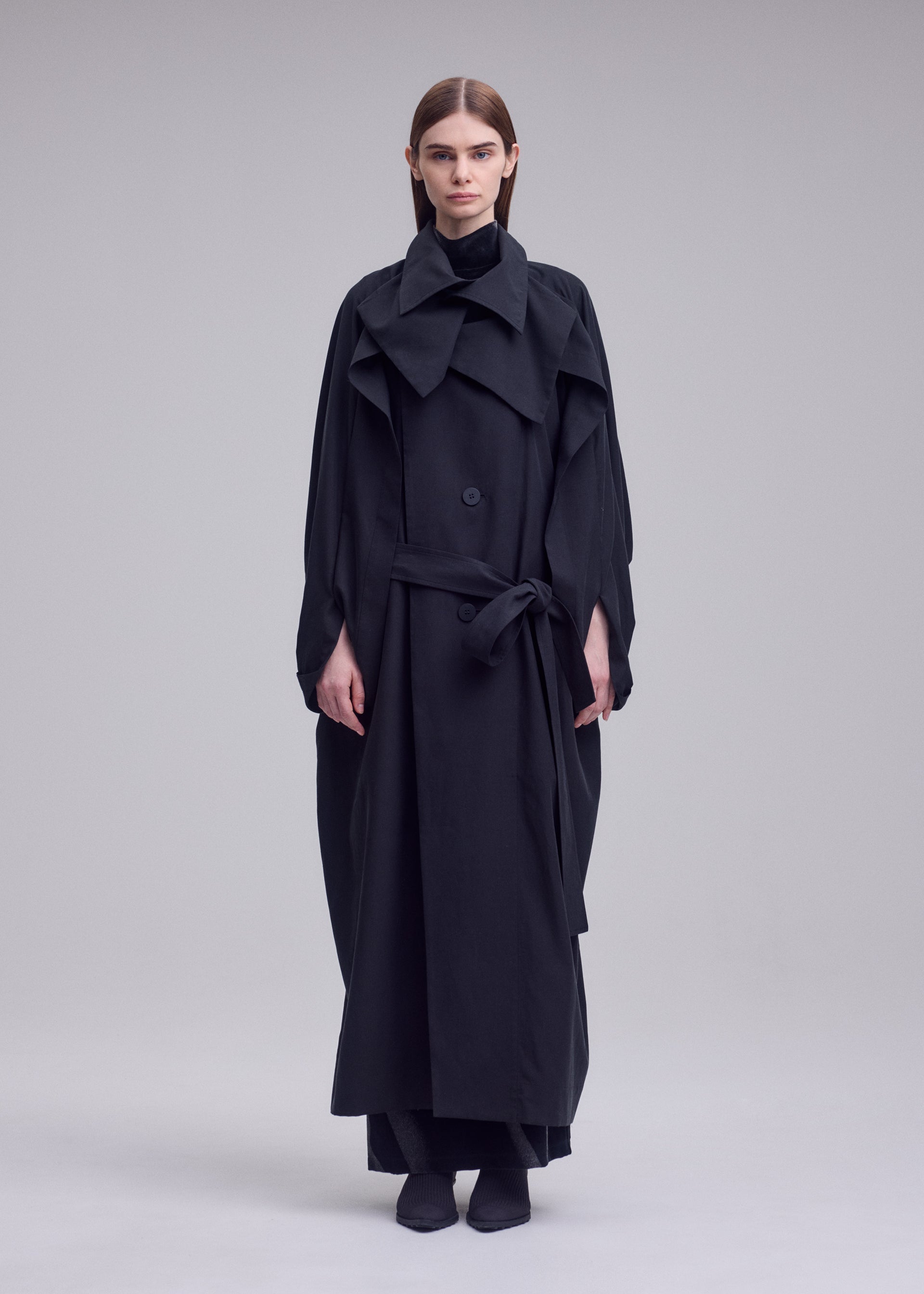 HANDS OF LOVER Coat Black-Hued – ISSEY MIYAKE EU
