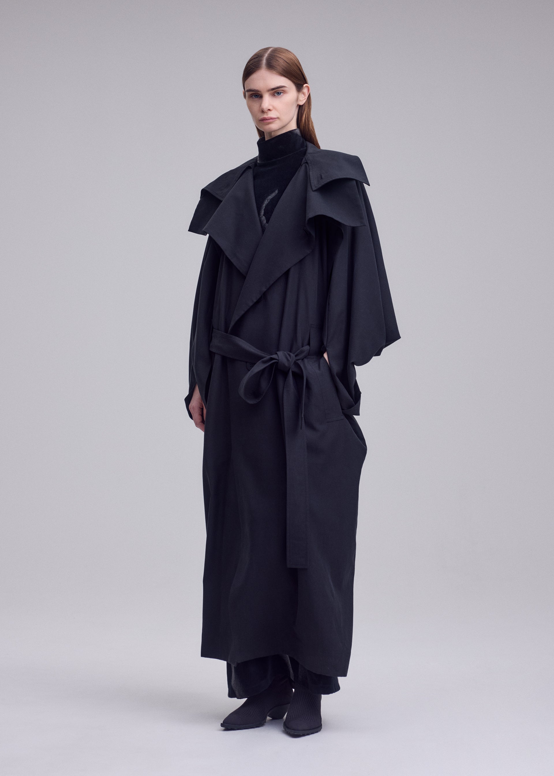 HANDS OF LOVER Coat Black-Hued – ISSEY MIYAKE EU