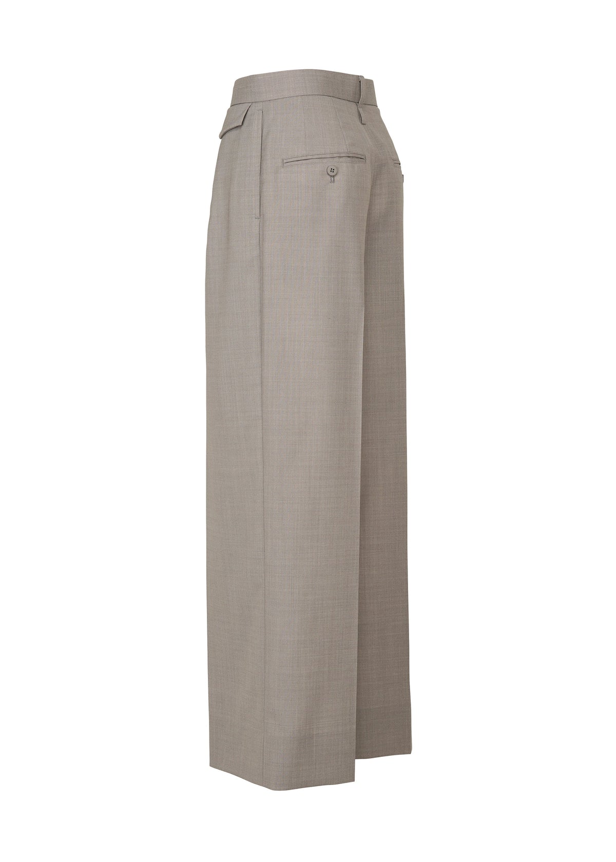 A detail shot of the ISSEY MIYAKE HONEST ENSEMBLE pants.