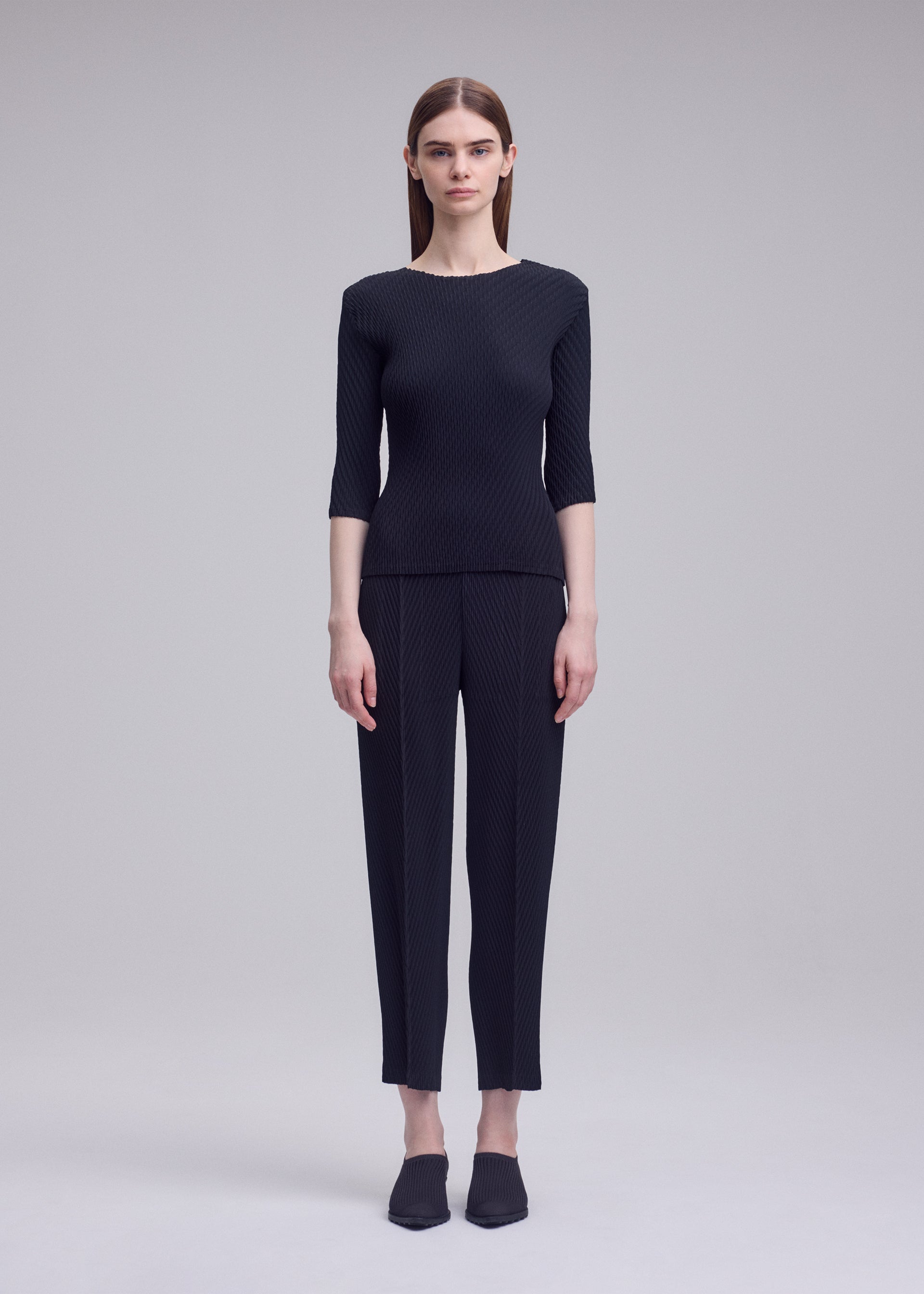 RHOMBUS PLEATS Trousers Dark Green – ISSEY MIYAKE EU