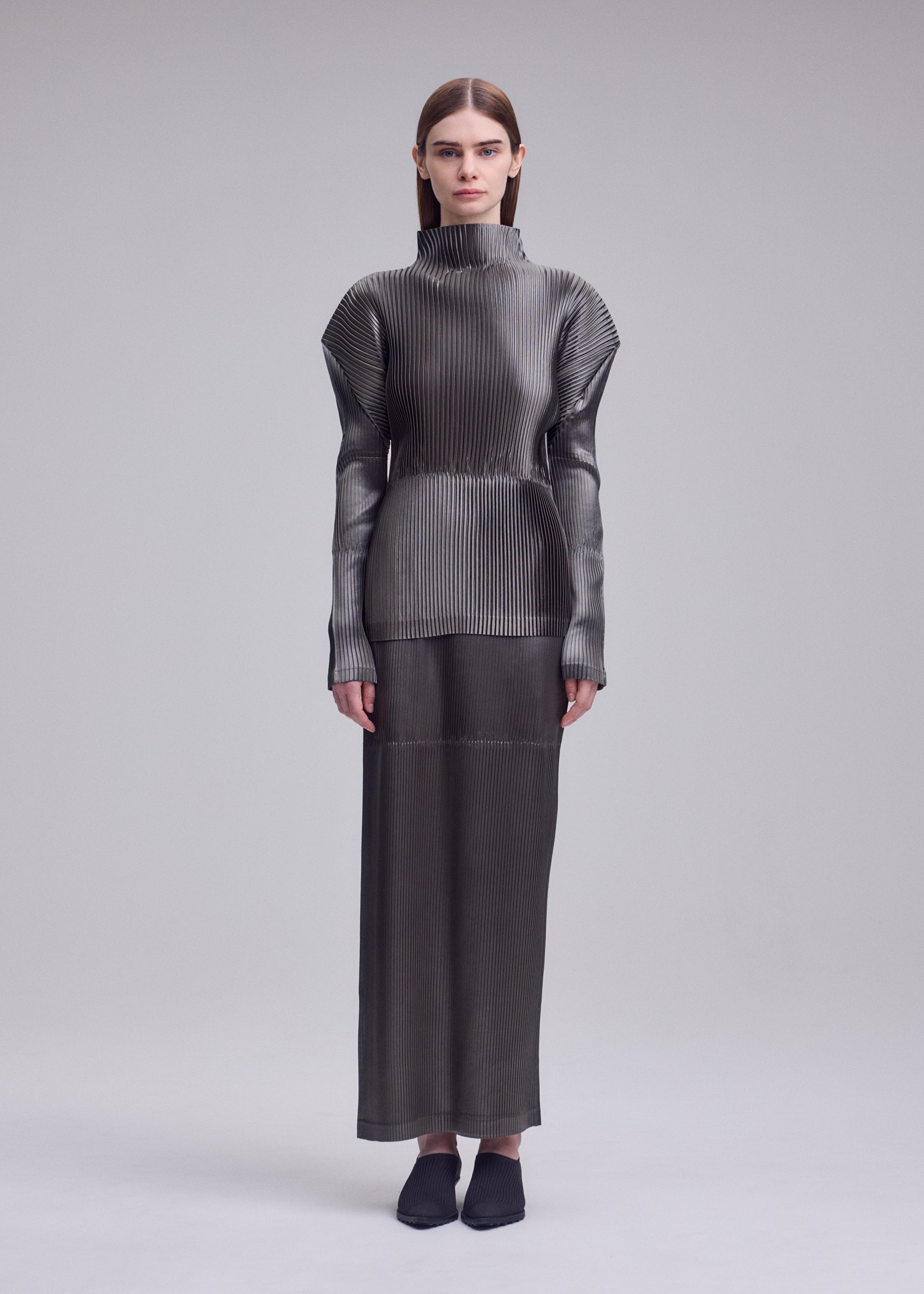 GLOSSED PANELS PLEATS Shirt Black – ISSEY MIYAKE EU