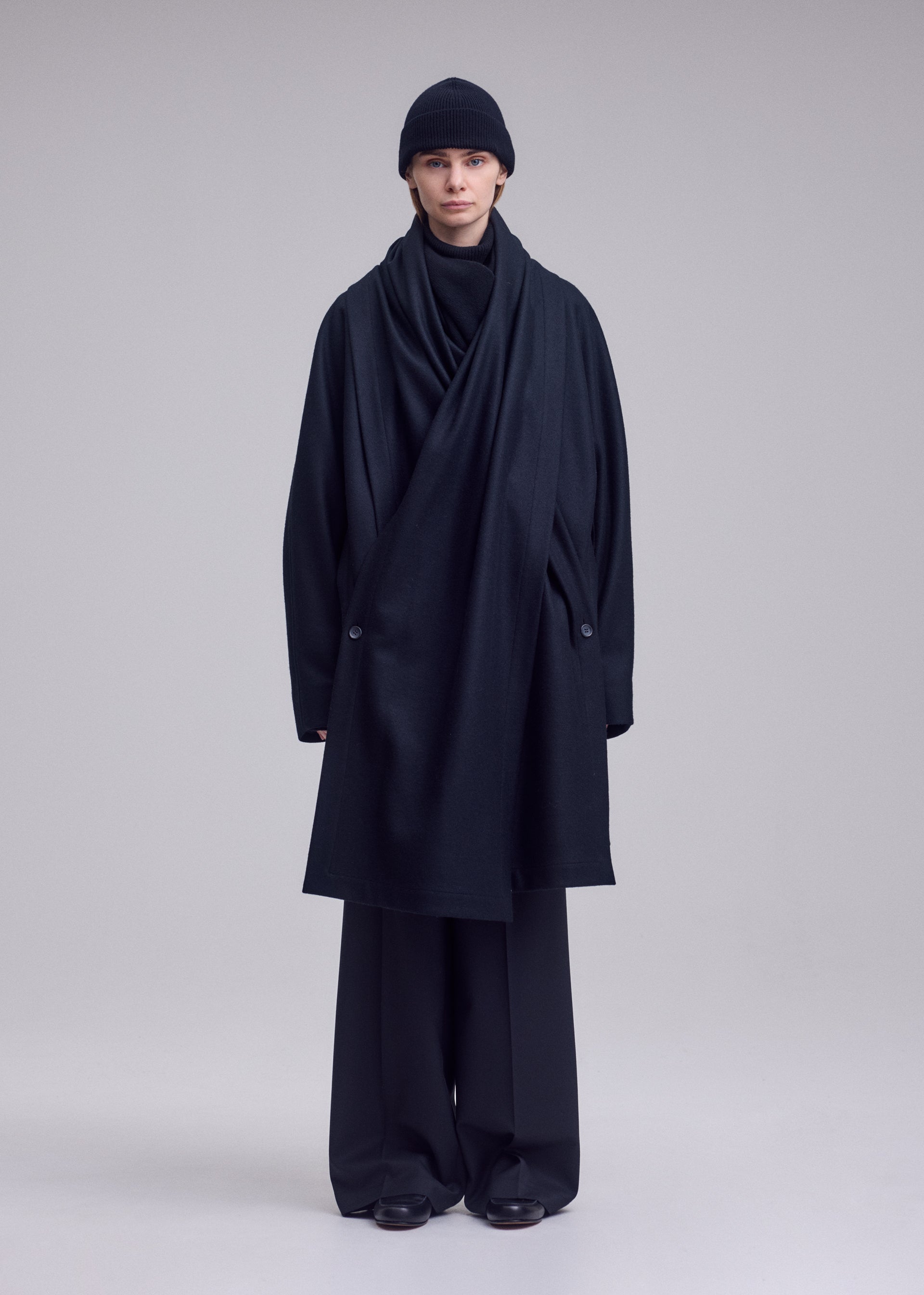 MANNER Coat Black – ISSEY MIYAKE EU