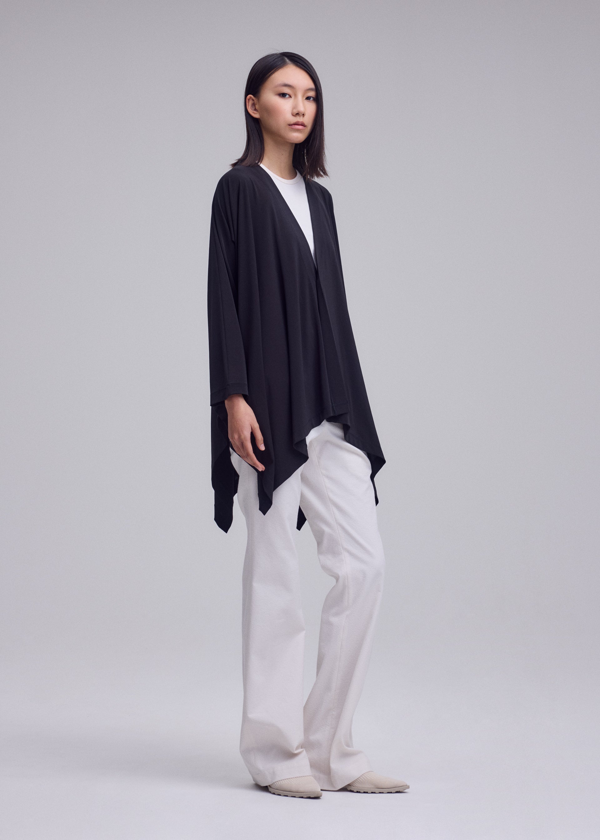 DRAPE JERSEY-68 Cardigan Off-White – ISSEY MIYAKE EU