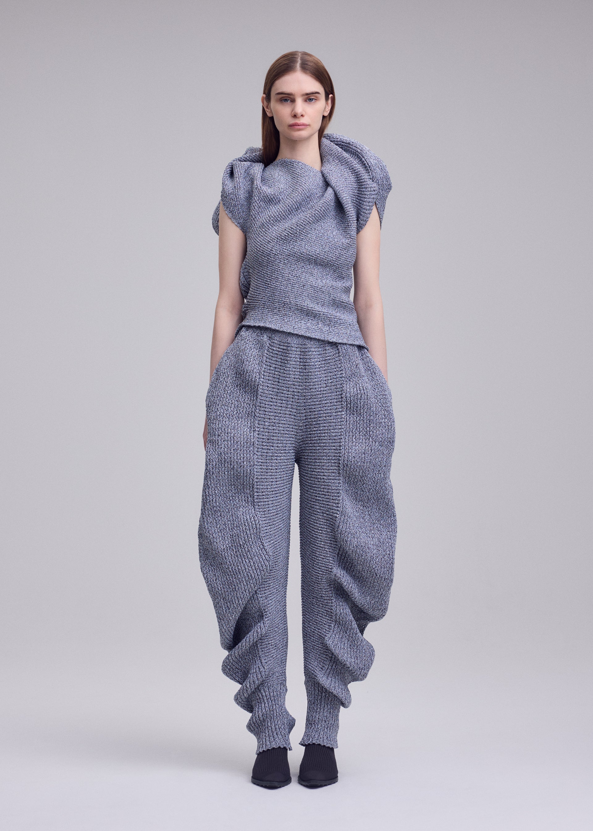 FOUND STONE Trousers Black – ISSEY MIYAKE EU