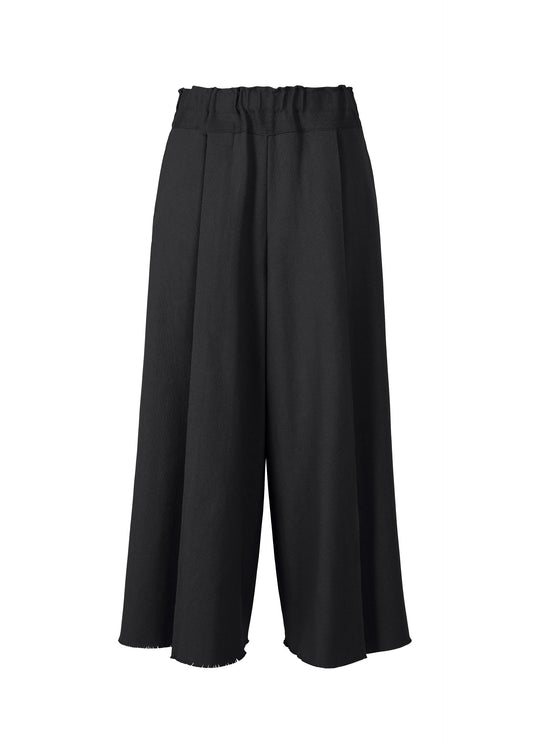 A product shot of the ISSEY MIYAKE CAMPAGNE pants in black.