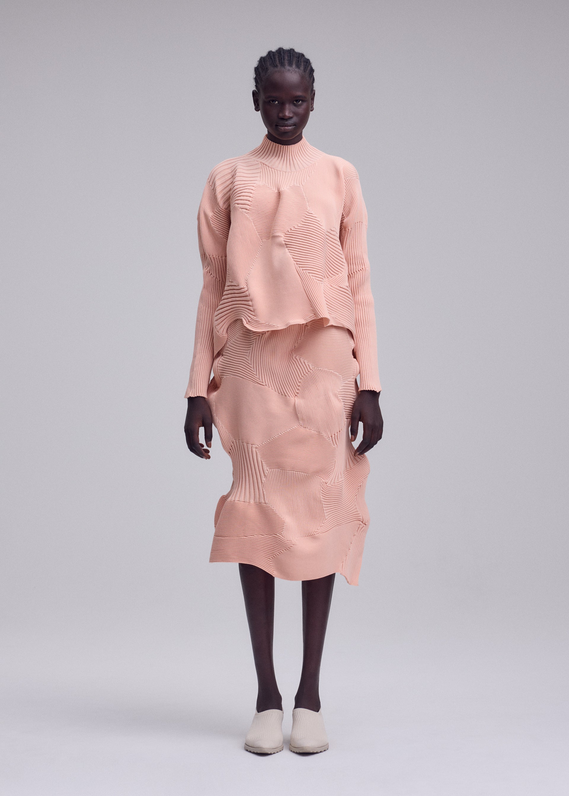 me ISSEY MIYAKE チュニック スモーキーピンク KONE KONE Skirt Purple – ISSEY MIYAKE EU