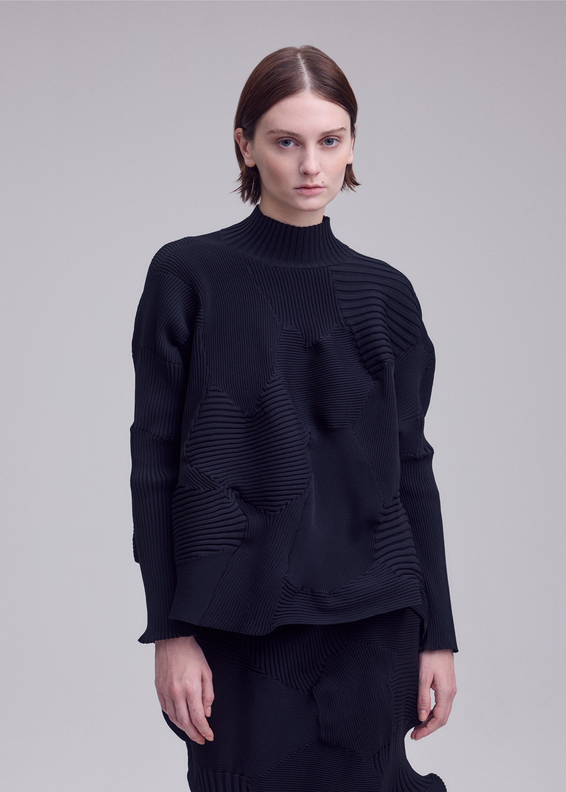 me by ISSEY MIYAKE KONBU ネイビー KONE KONE Top Purple – ISSEY MIYAKE EU