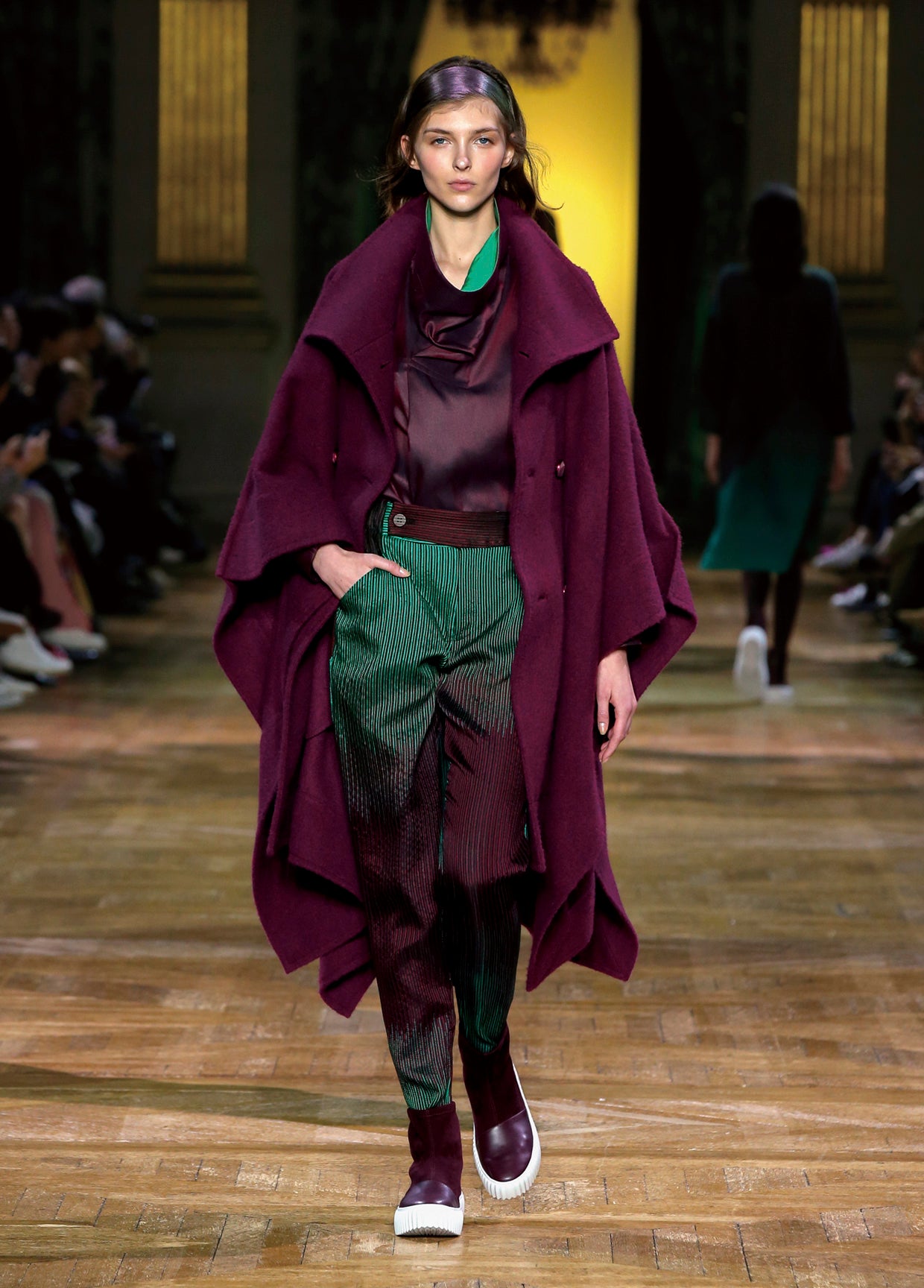ISSEY MIYAKE ワインレッド ボルドー パープル 長袖 トップス ISSEY MIYAKE COLLECTIONS AUTUMN WINTER 2017 – ISSEY MIYAKE EU