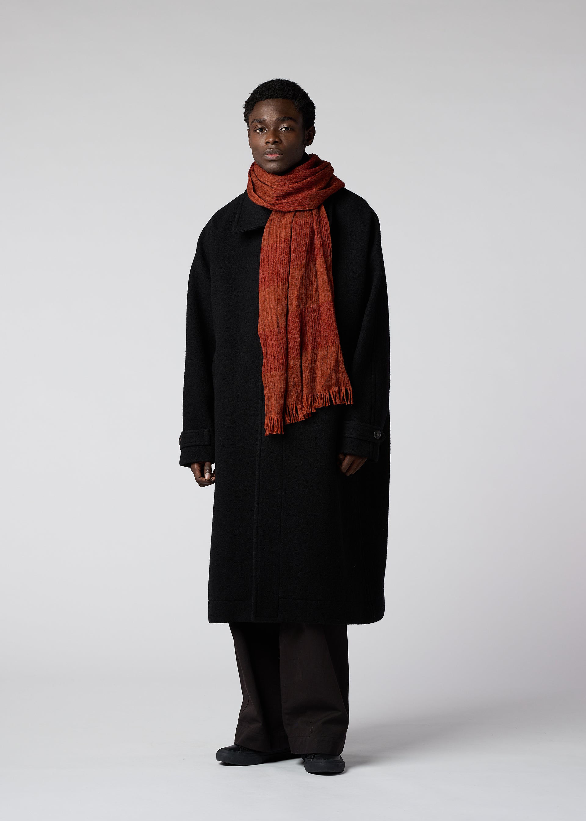 SCARVES – Page 2 – ISSEY MIYAKE EU