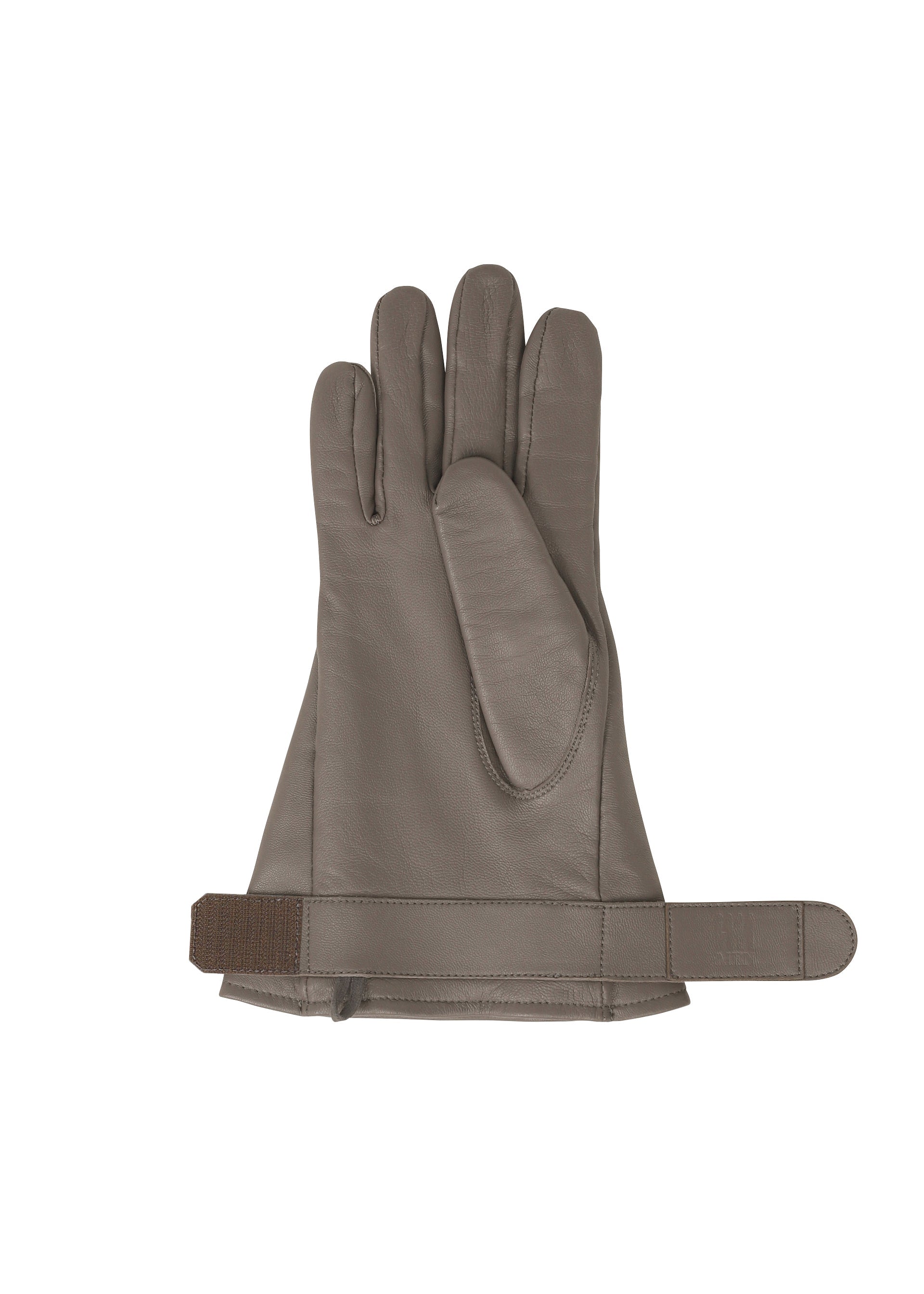 A detail shot of the IM MEN PIGEON GLOVES gloves.