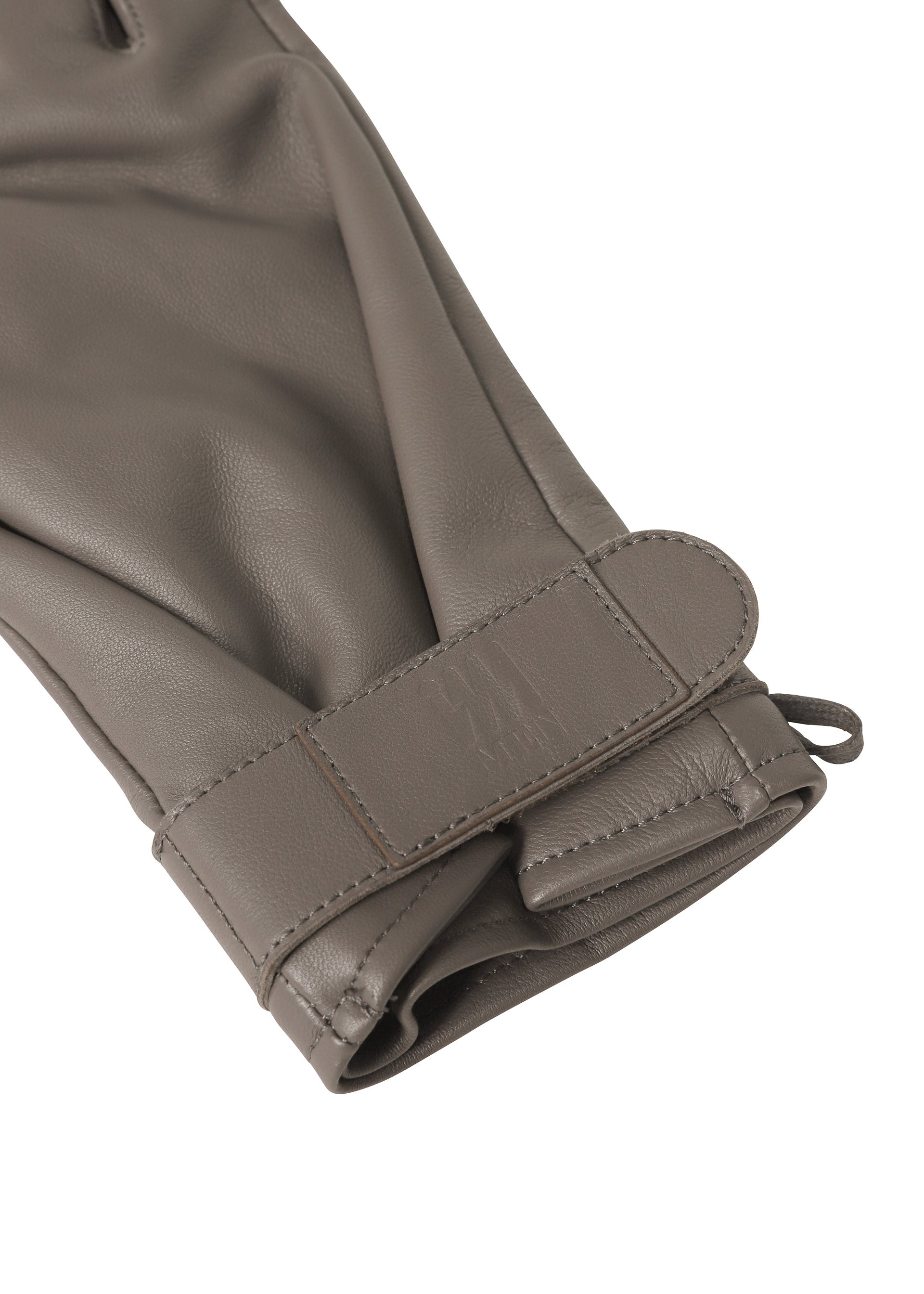 A detail shot of the IM MEN PIGEON GLOVES gloves.