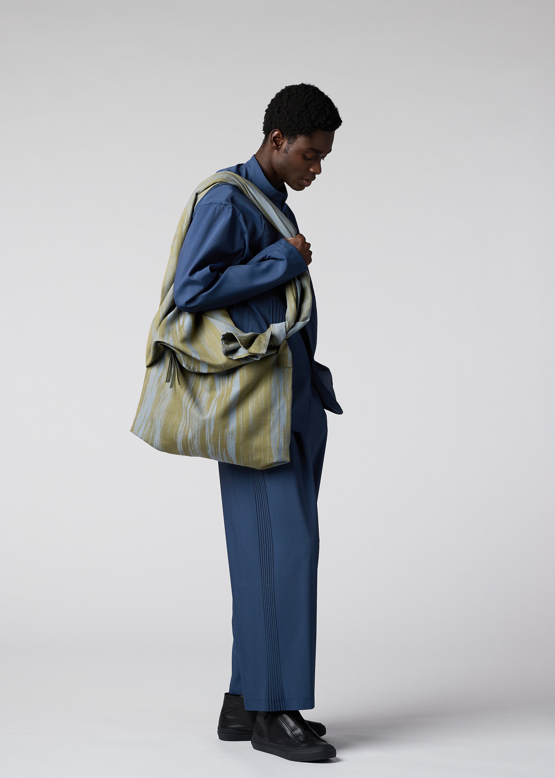 COTTON JACQUARD BAG – ISSEY MIYAKE EU