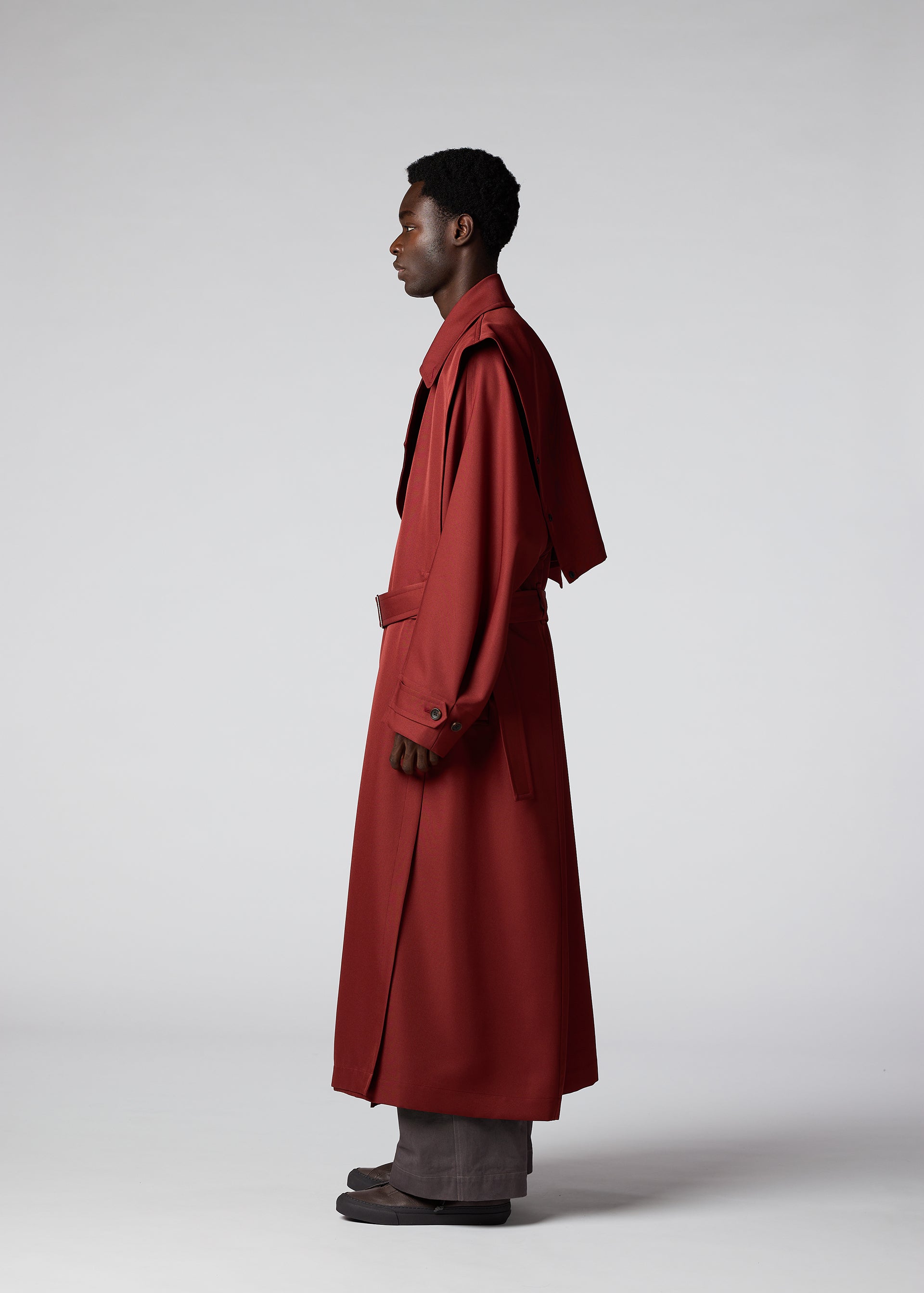 01aw ISSEY MIYAKE 立体刺繍 ウール縮絨コート レッド WALL Coat Black – ISSEY MIYAKE EU