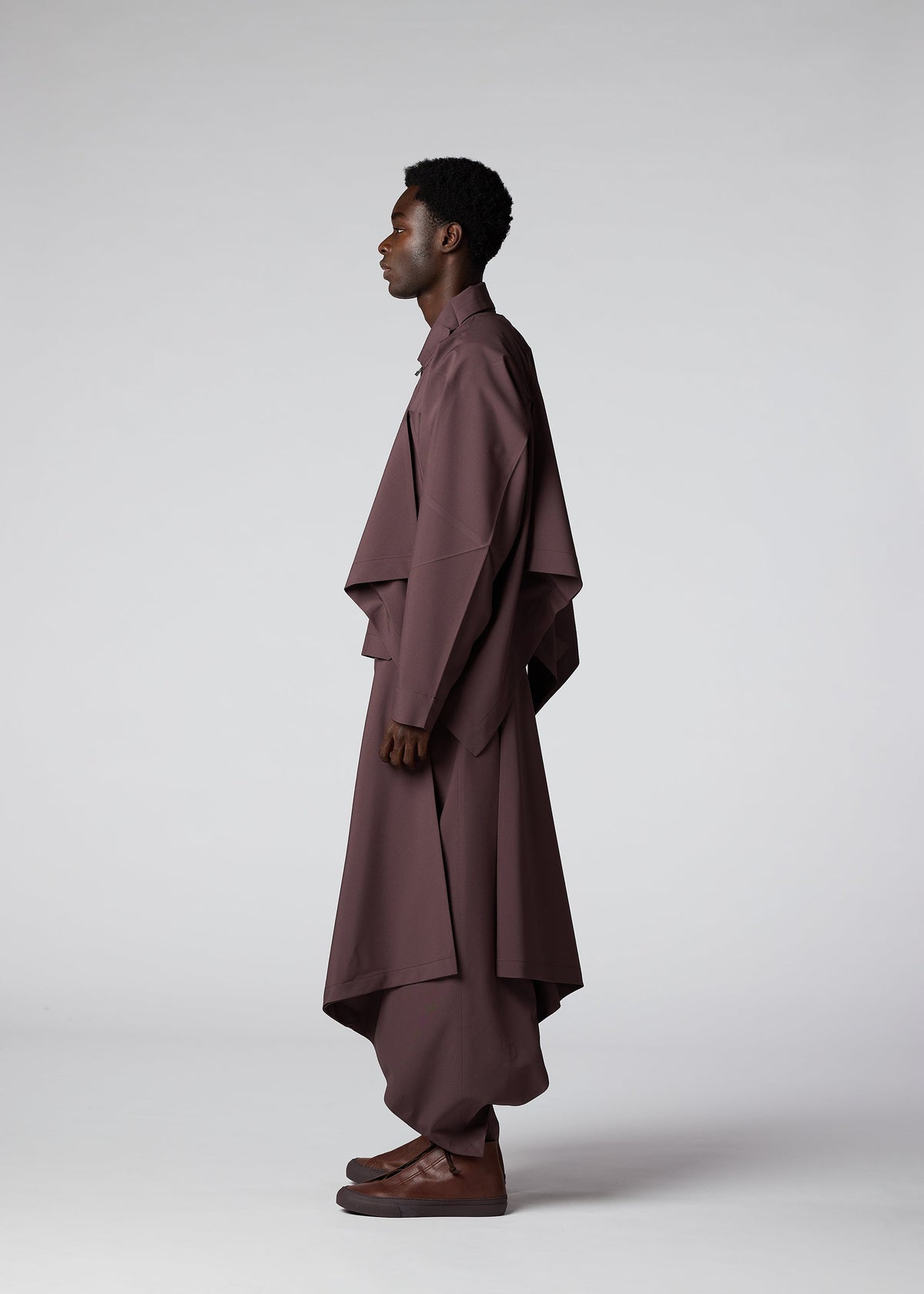 A model wears the IM Men FLAT DRAPE prêt à porter.