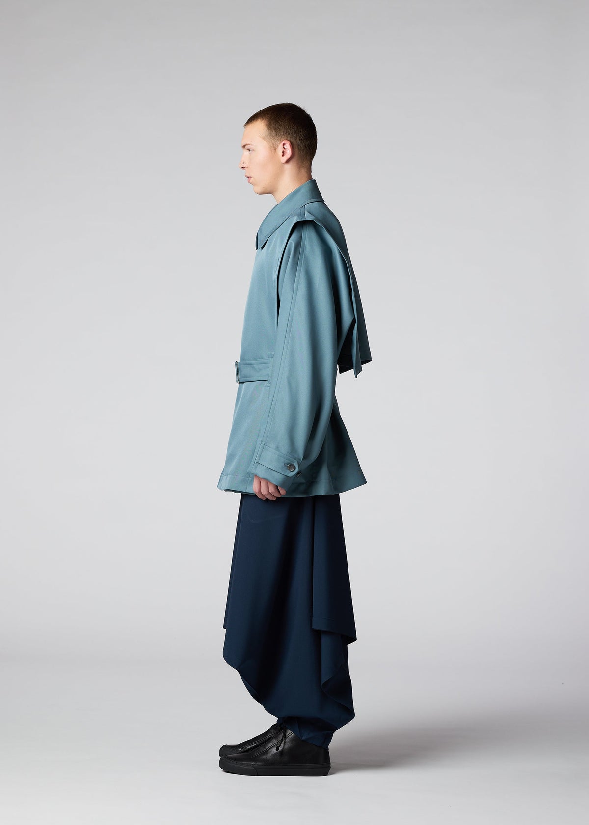 A model wears the IM Men WALL prêt à porter.