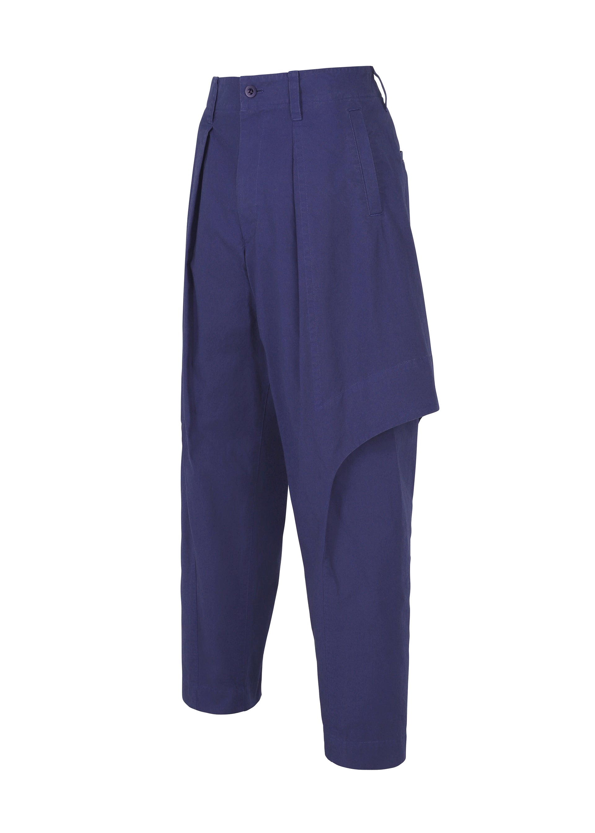 A detail shot of the IM Men LIGHT COTTON trousers.