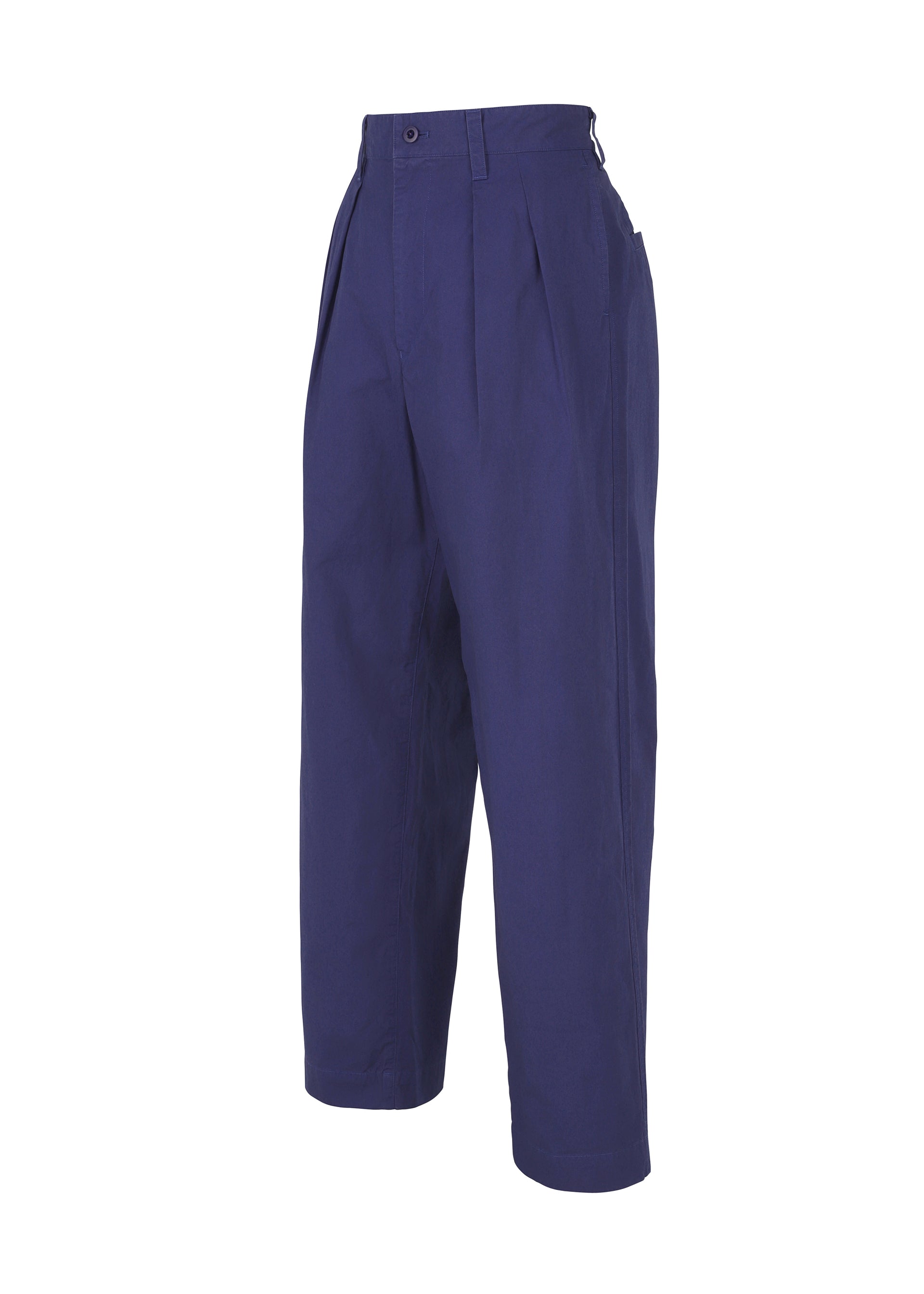 A detail shot of the IM Men LIGHT COTTON trousers.