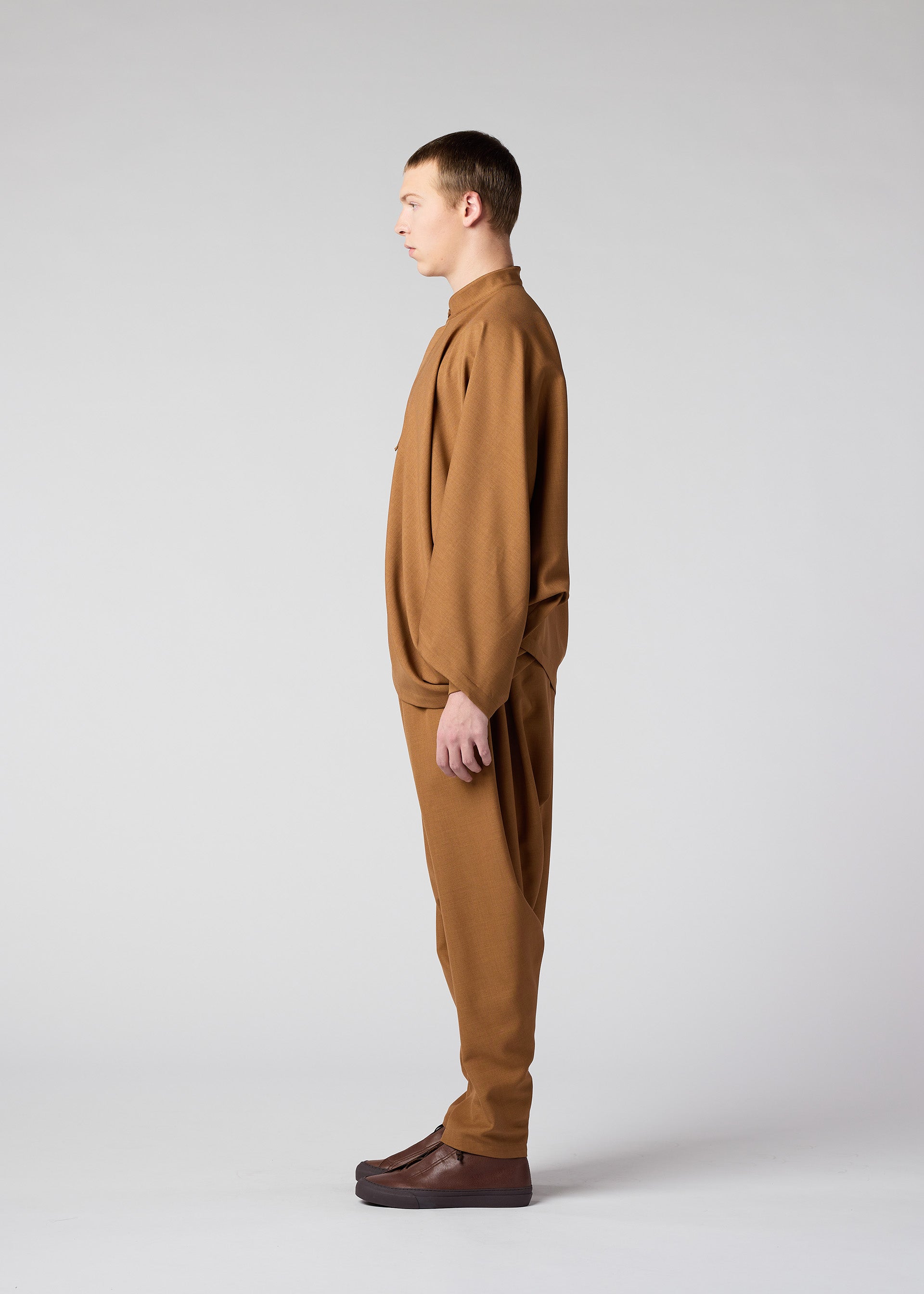 BREEZE Trousers Beige – ISSEY MIYAKE EU