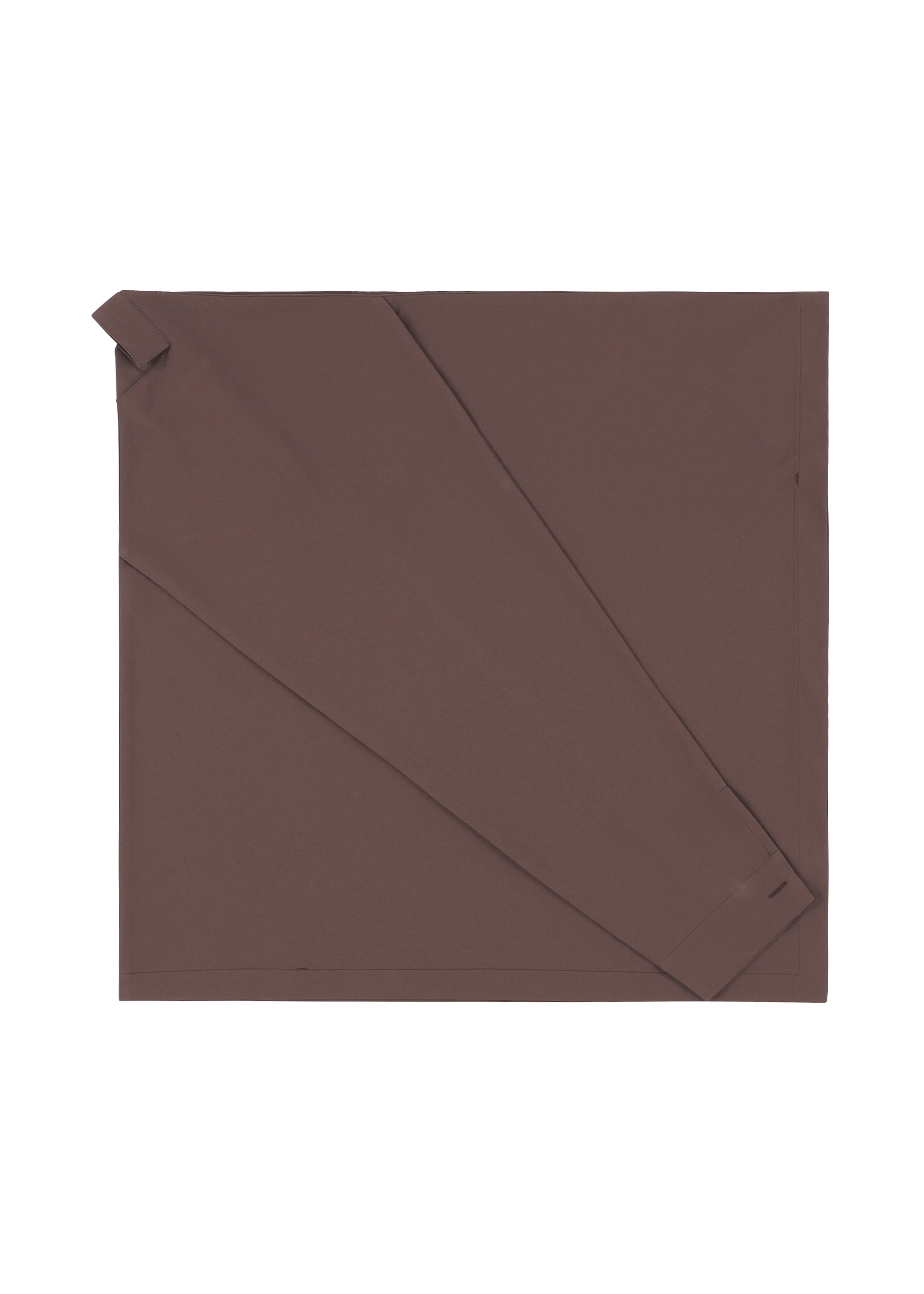 A detail shot of the IM Men FLAT DRAPE prêt à porter.