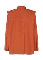 A detail shot of the IM Men WALL SHIRT prêt à porter.