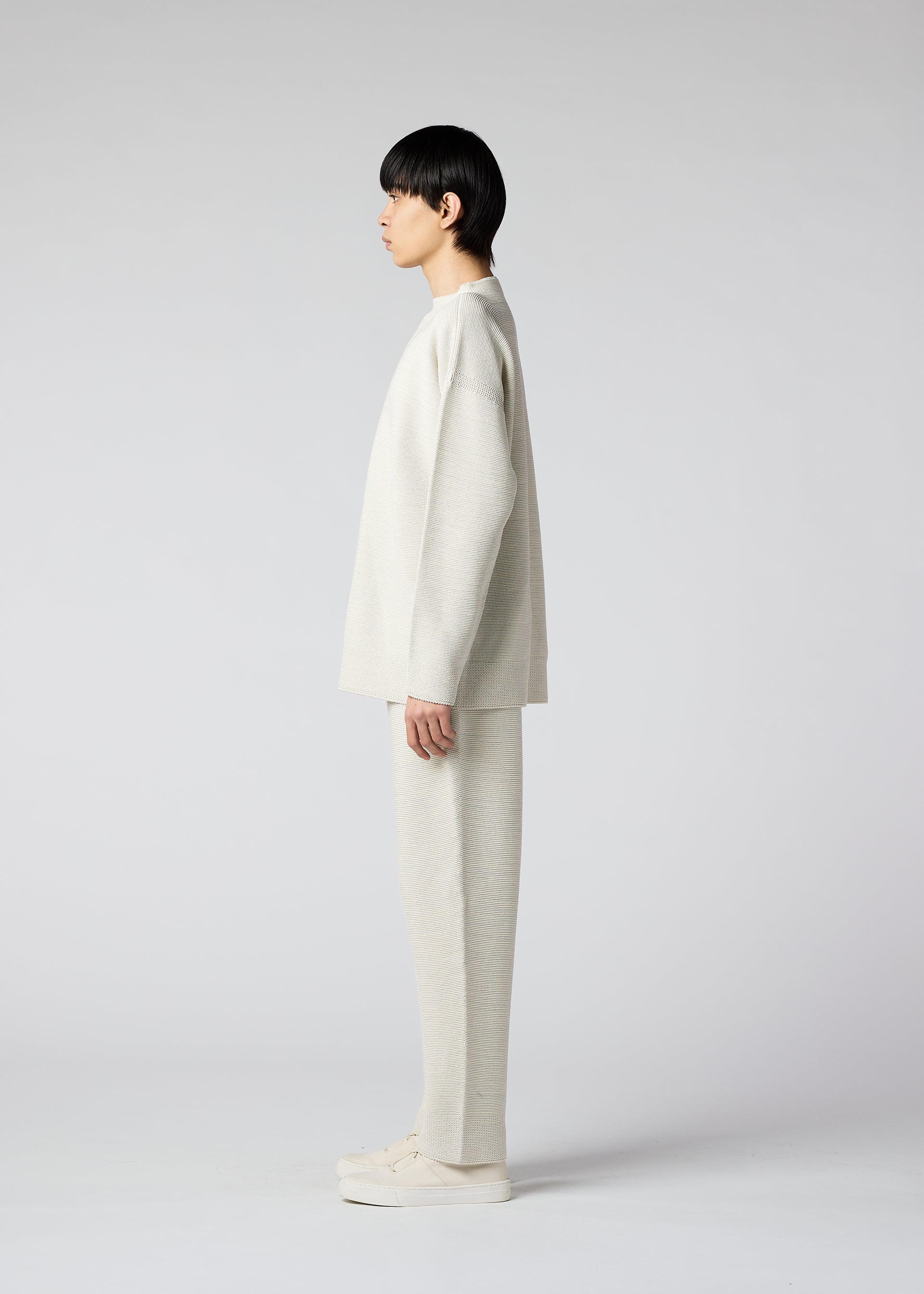 SEAMLESS WASHI KNIT Top Off White – ISSEY MIYAKE EU