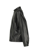 A detail shot of the IM MEN GINTO prêt à porter.