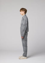 A model wears the IM MEN CURVINESS curviness-blouson-charcoal.