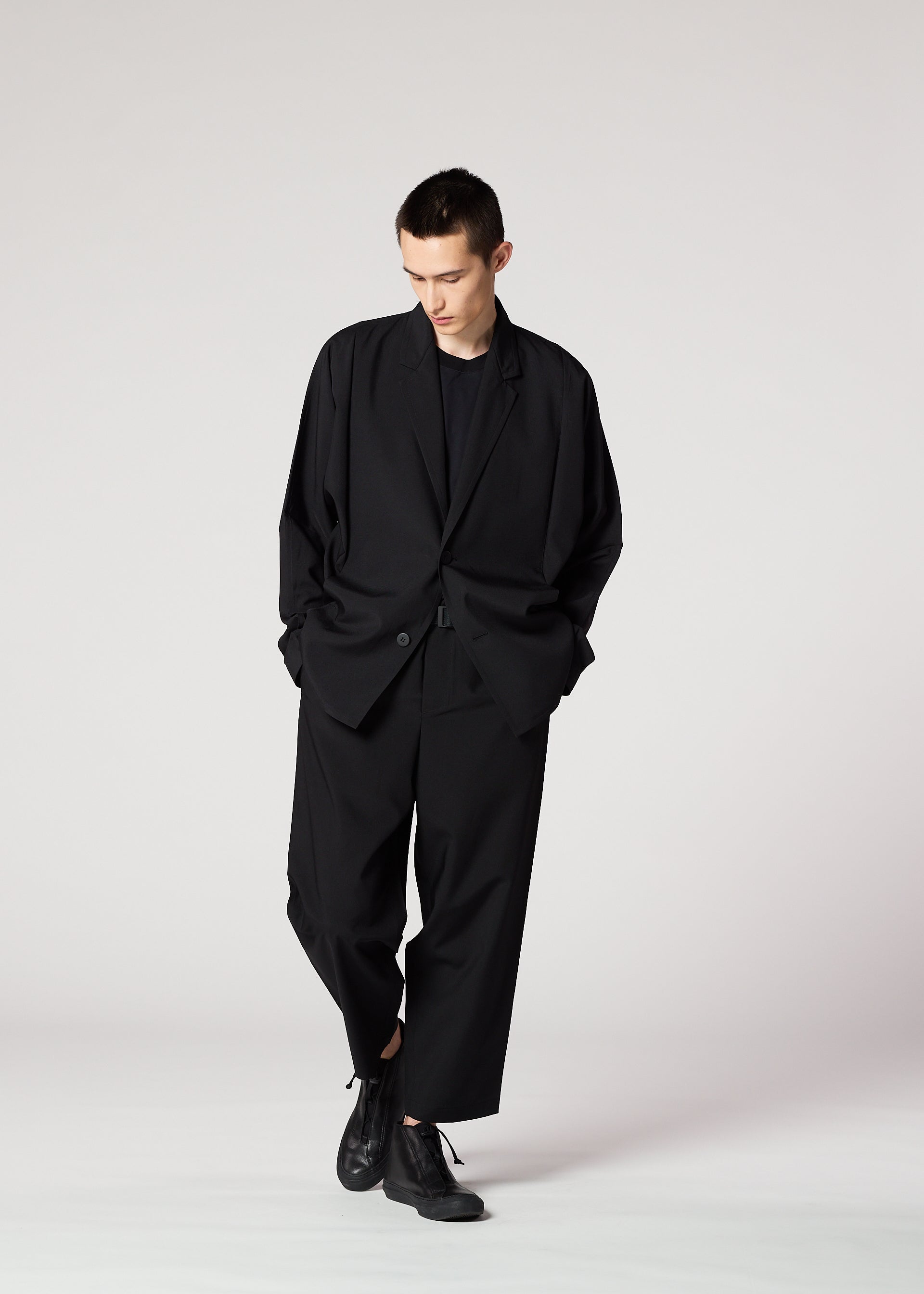 ISSEY MIYAKE ナイロンジャケット 日本製 ブラック サイズ4 FLAT BLACK Jacket Black – ISSEY MIYAKE EU