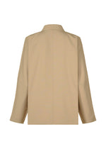 A detail shot of the IM MEN FLAT prêt à porter.