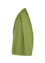 A detail shot of the IM Men AIR PLEATS prêt à porter.