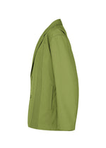 A detail shot of the IM Men AIR PLEATS prêt à porter.