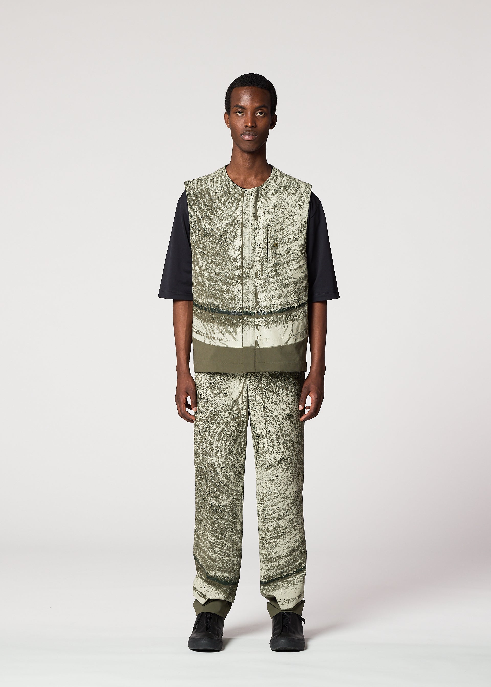 VESTS – ISSEY MIYAKE EU