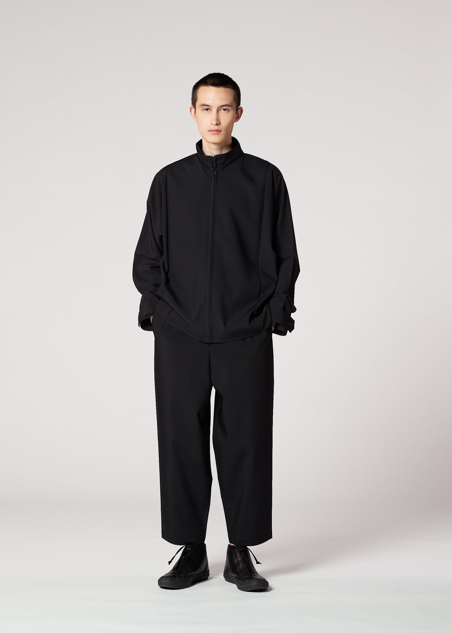 FLAT BLACK Trousers Black – ISSEY MIYAKE EU
