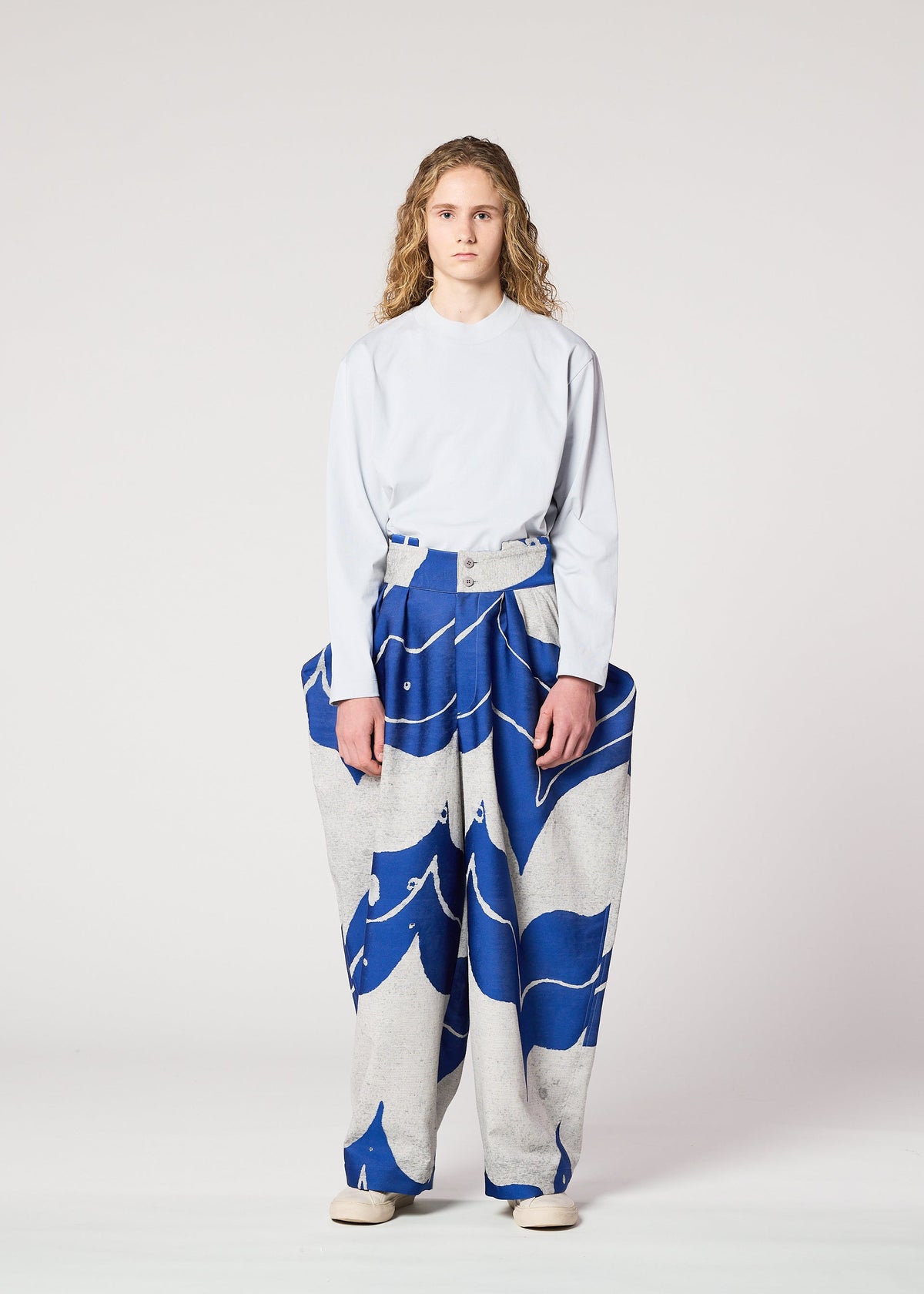 A model wears the IM MEN INLAY prêt à porter.