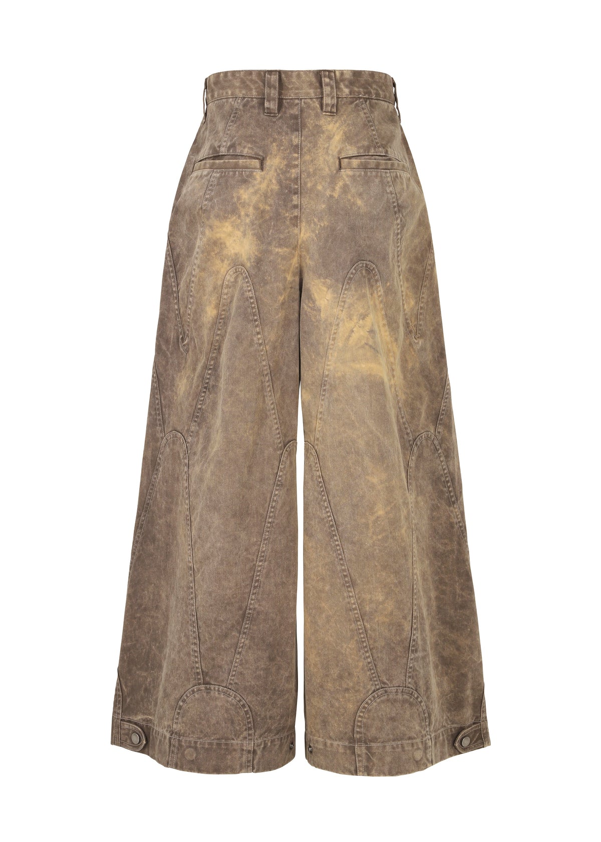 A detail shot of the IM Men ELEMENTS pants.