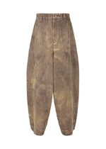 A detail shot of the IM Men ELEMENTS pants.