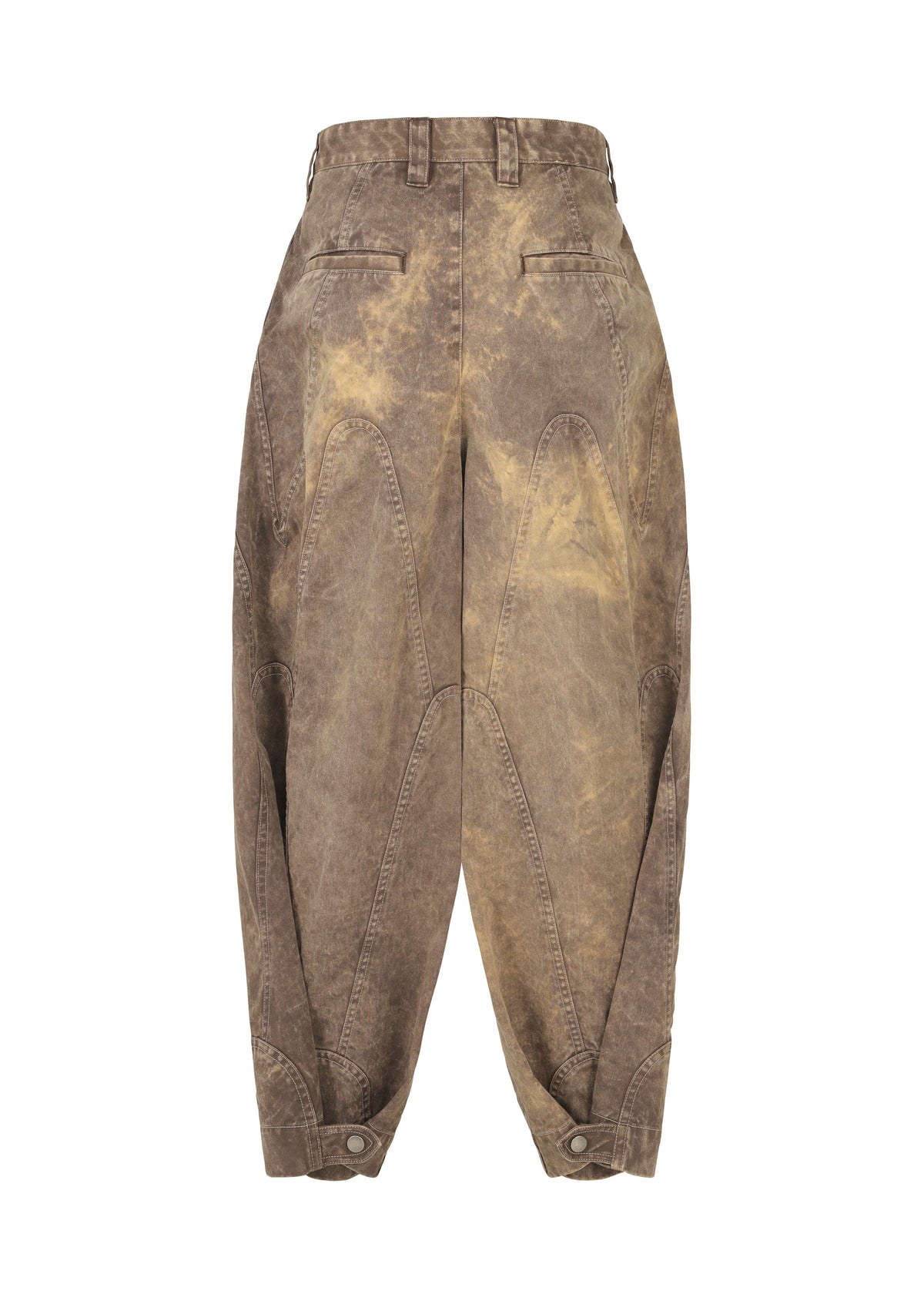 A detail shot of the IM Men ELEMENTS pants.