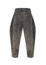 A detail shot of the IM Men ELEMENTS pants.