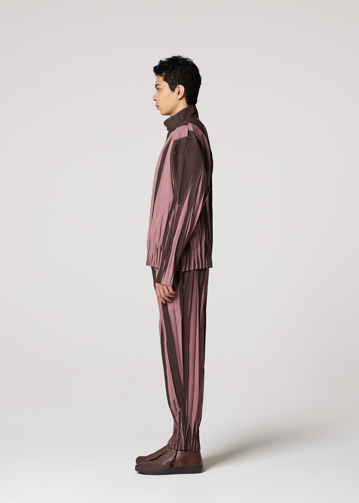 A model wears the IM Men EDGE pants.