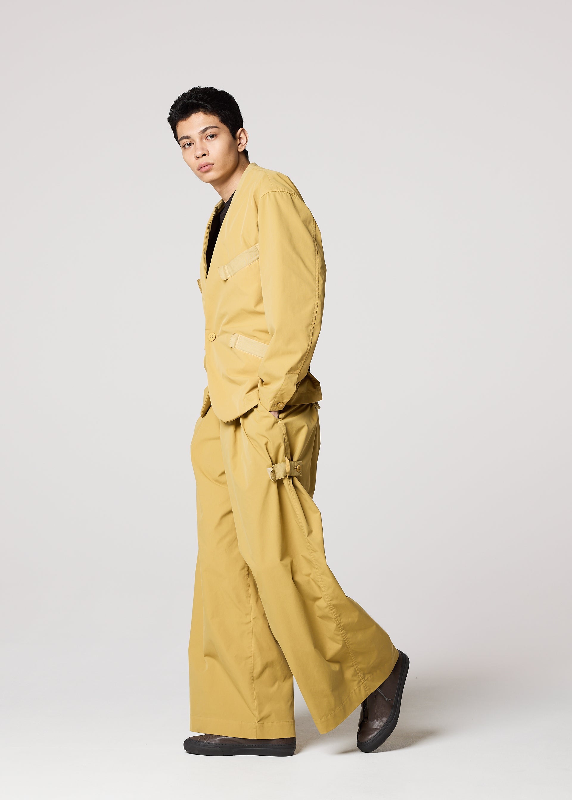 A model wears the IM Men RESILIENCE pants.