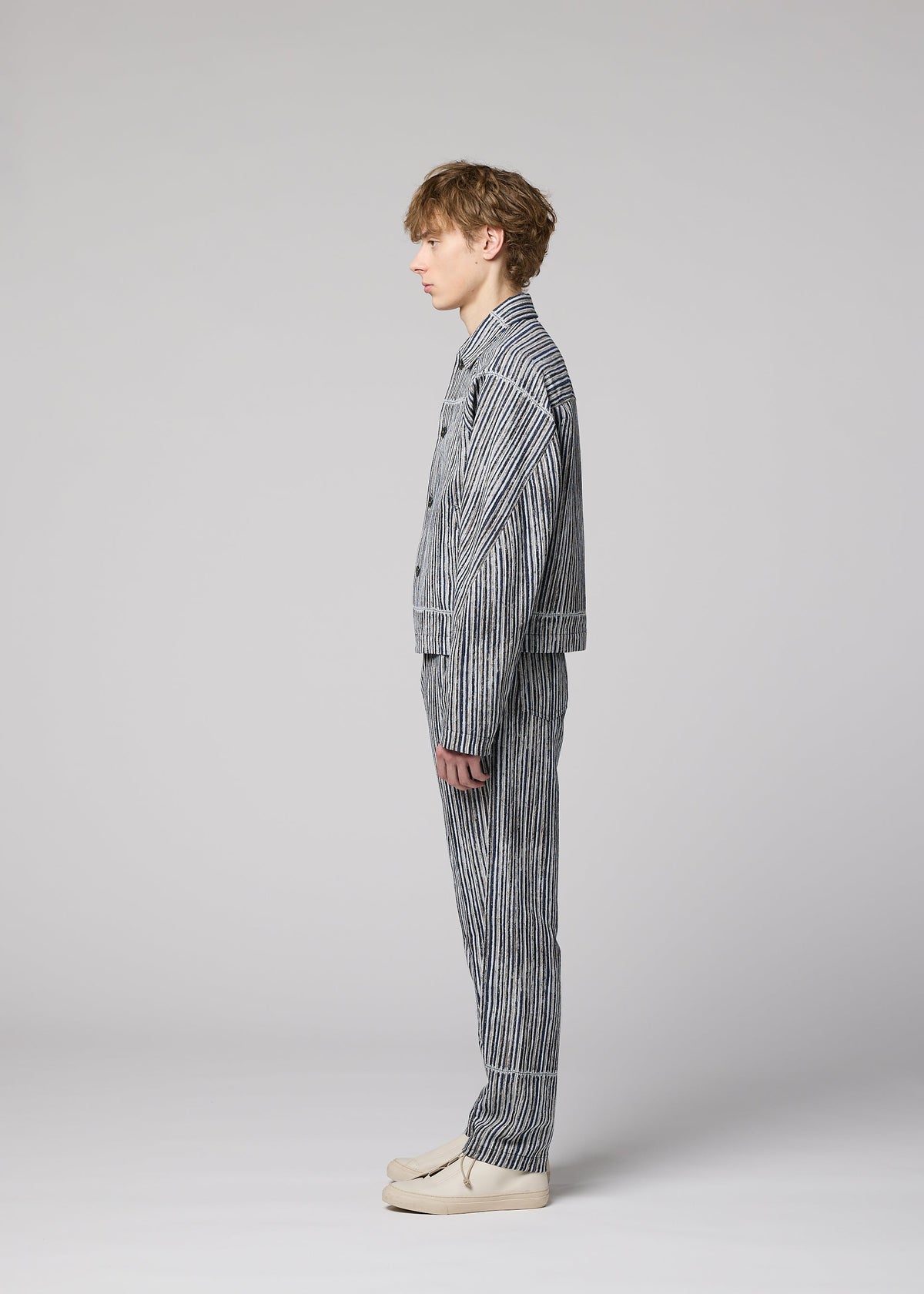 A model wears the IM MEN CURVINESS curviness-trousers-light-blue-1.
