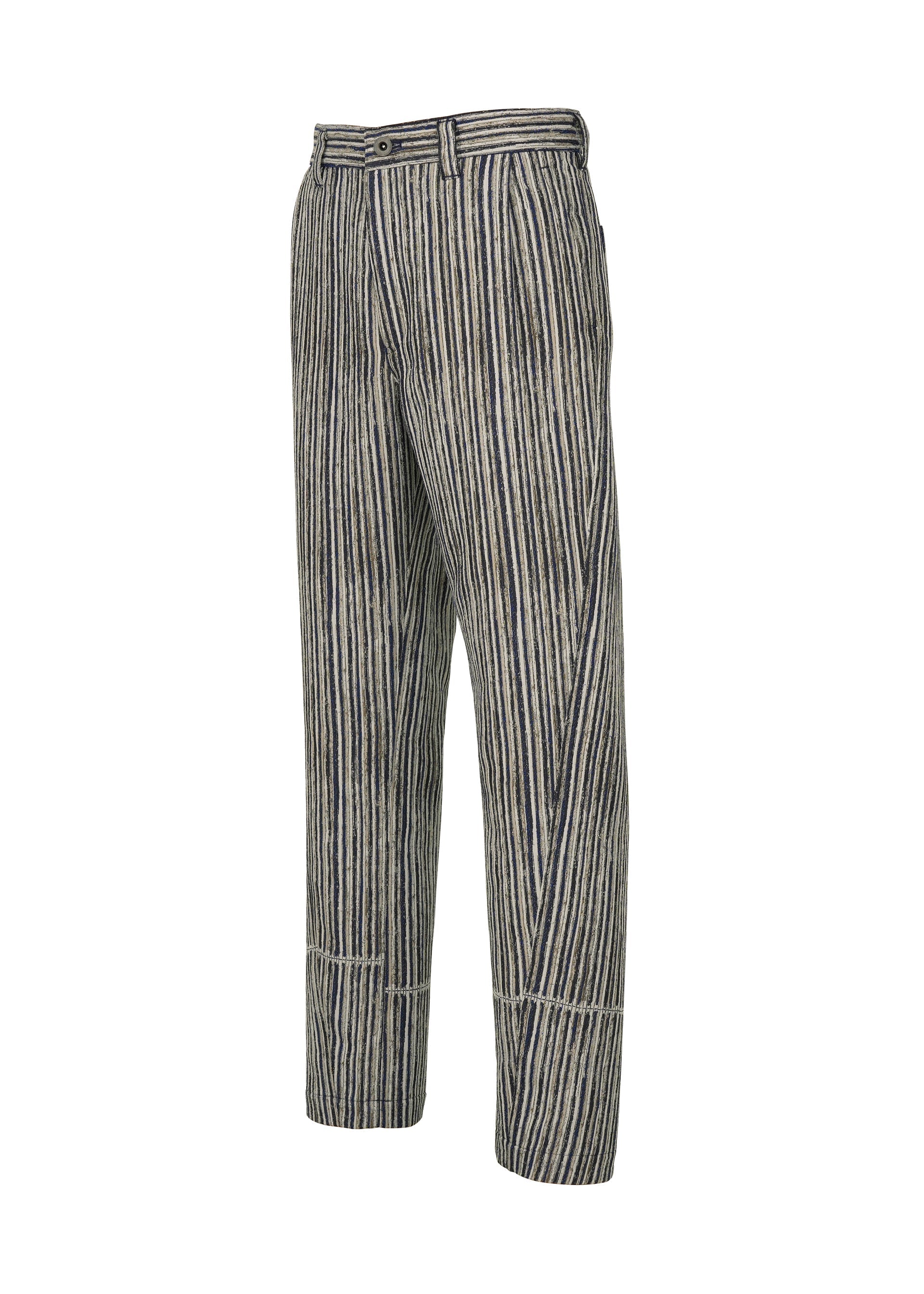 A detail shot of the IM MEN CURVINESS trousers.