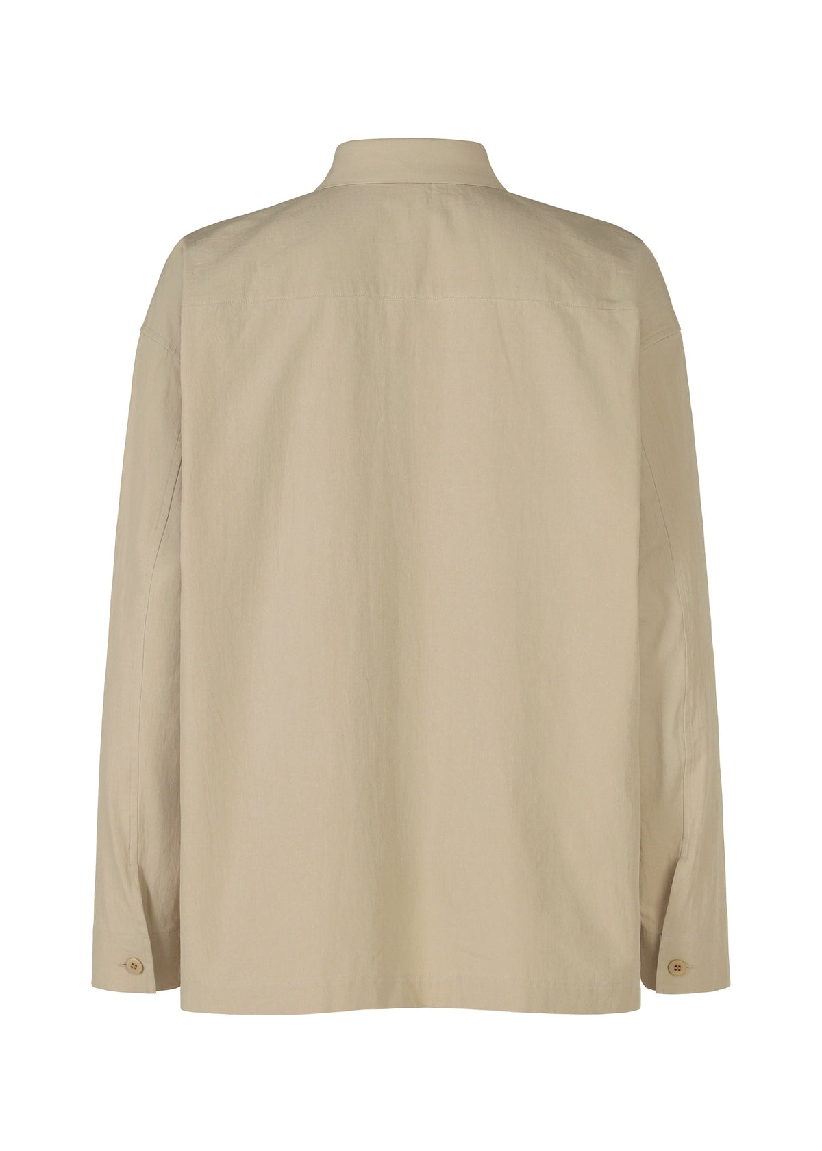 A detail shot of the IM MEN WHITE SHIRT prêt à porter.